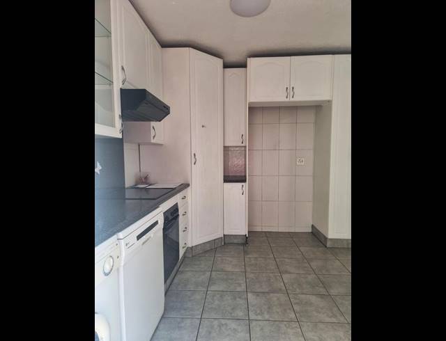 3 BEDROOM TOWNHOUSE FOR SALE IN SUNNYROCK